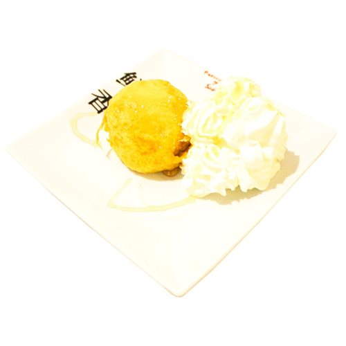 Helado frito con miel y nata